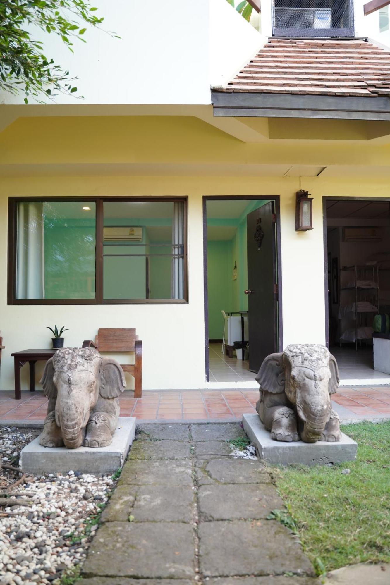 Elegant Lanna Guesthouse شيانغ ماي المظهر الخارجي الصورة